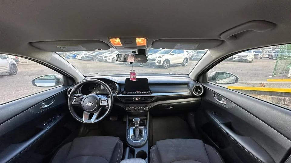 2019 Kia Forte - Image 10 of 14