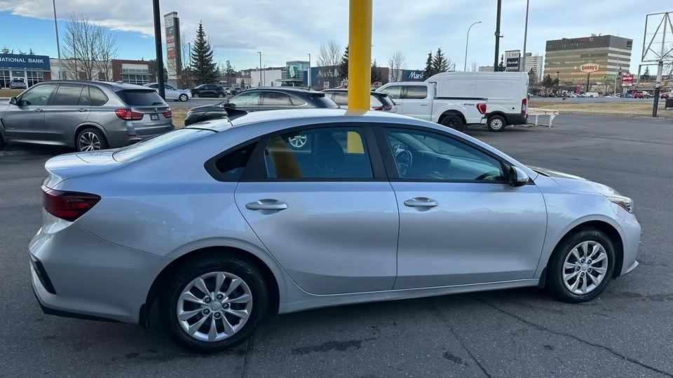 2019 Kia Forte - Image 6 of 14