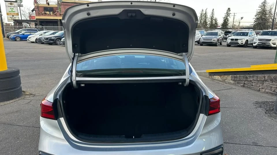 2019 Kia Forte - Image 4 of 14