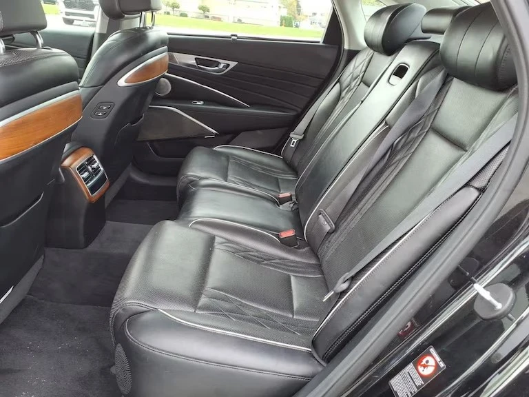 2019 Kia K900 - Image 13 of 15