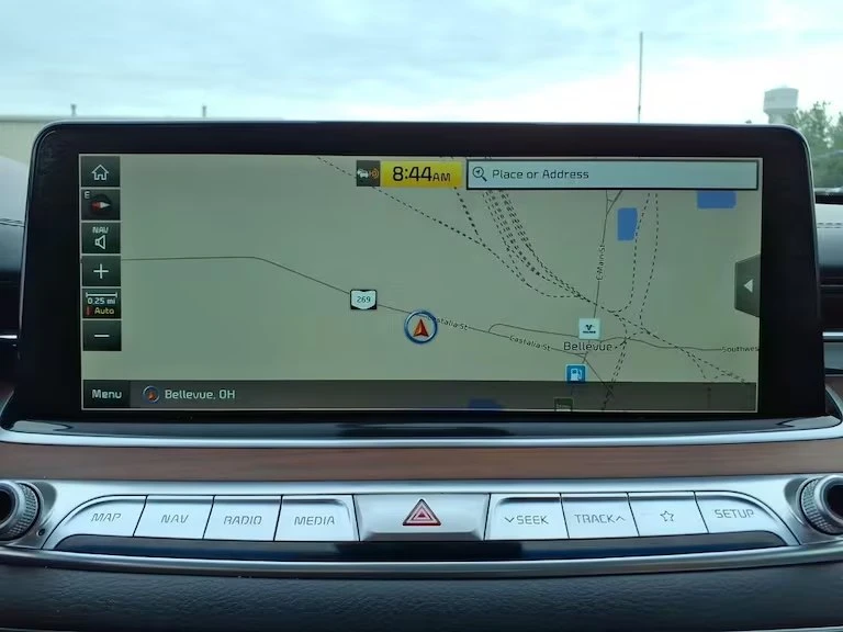 2019 Kia K900 - Image 10 of 15