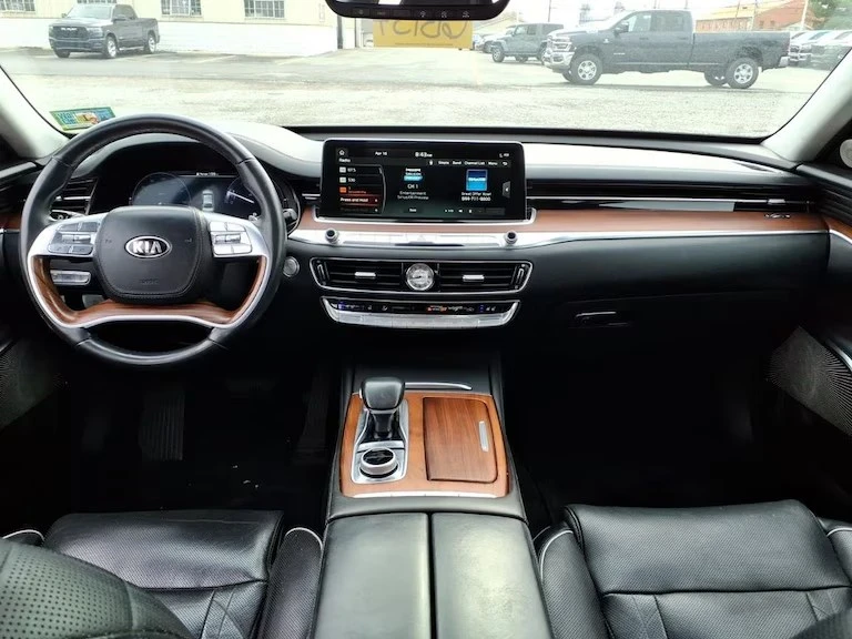 2019 Kia K900 - Image 14 of 15