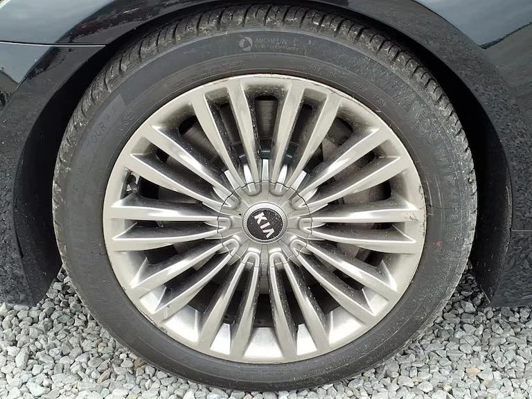 2019 Kia K900 - Image 15 of 15
