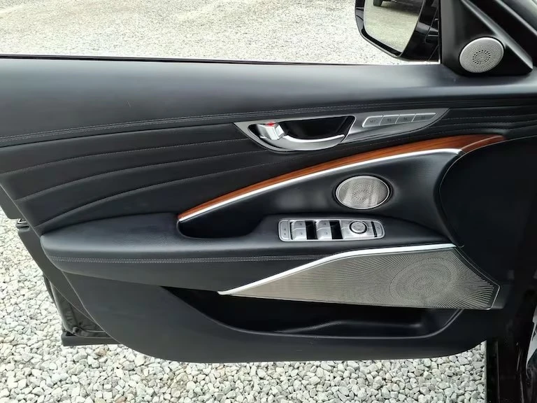 2019 Kia K900 - Image 5 of 15
