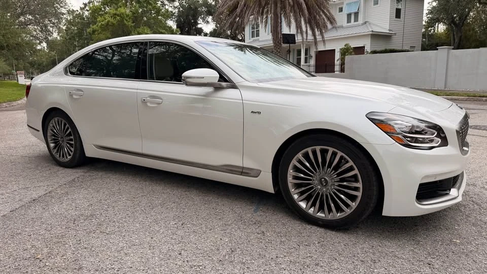 2019 Kia K900 - Image 4 of 17