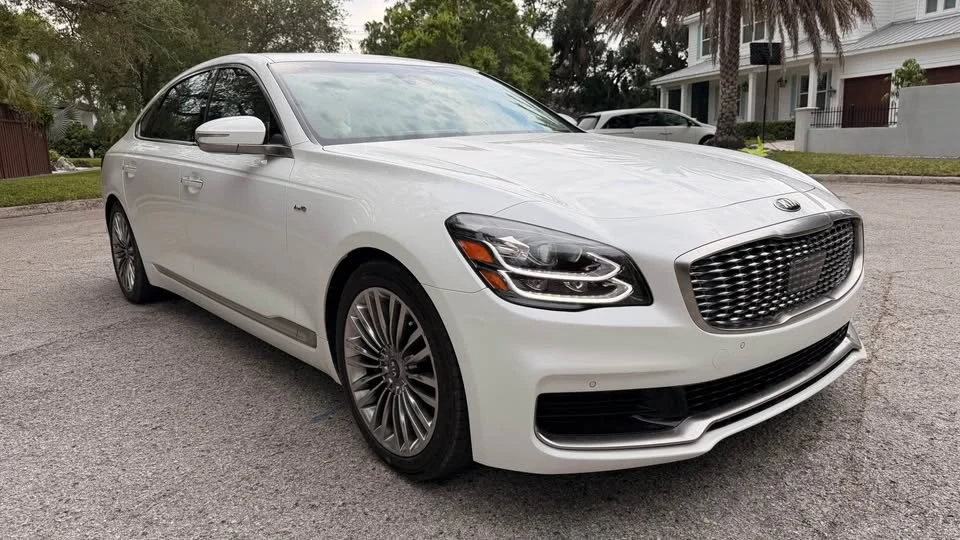 2019 Kia K900 - Image 3 of 17
