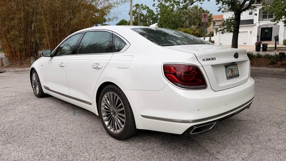 2019 Kia K900 - Image 6 of 17