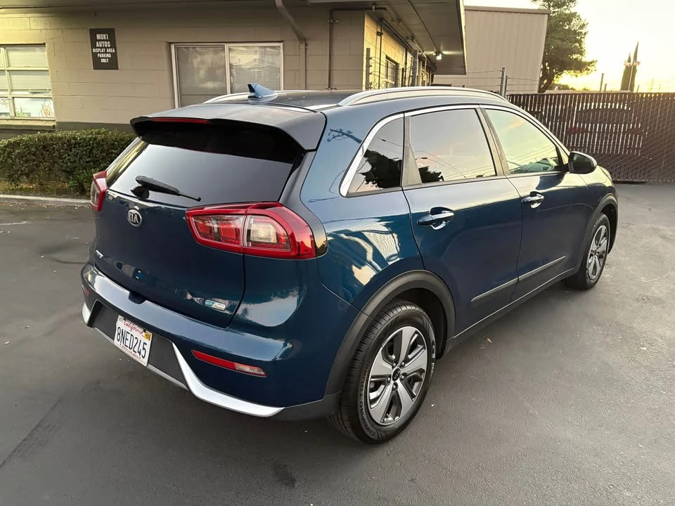 2019 Kia Niro - Image 2 of 14