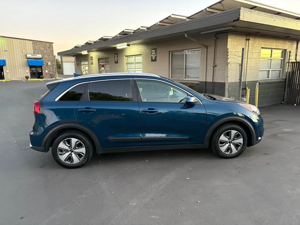 2019 Kia Niro - Image 7 of 14