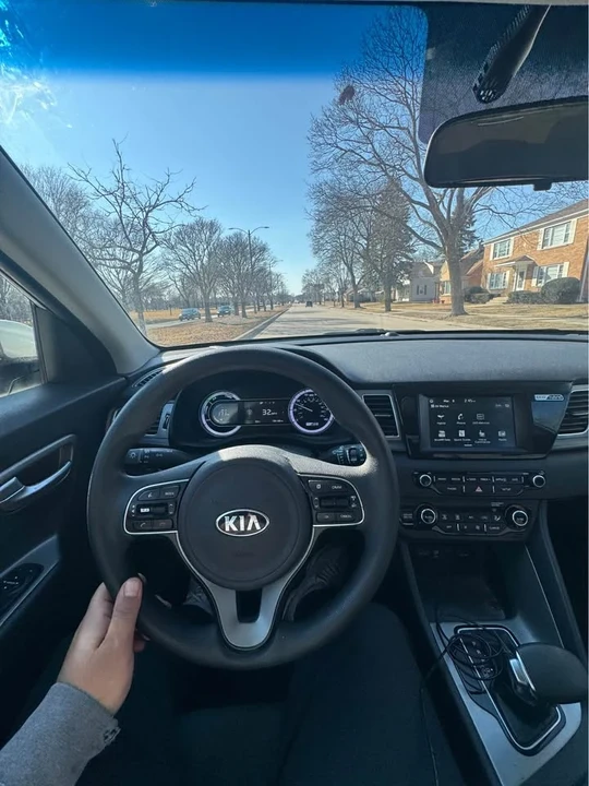 2019 Kia Niro - Image 7 of 13