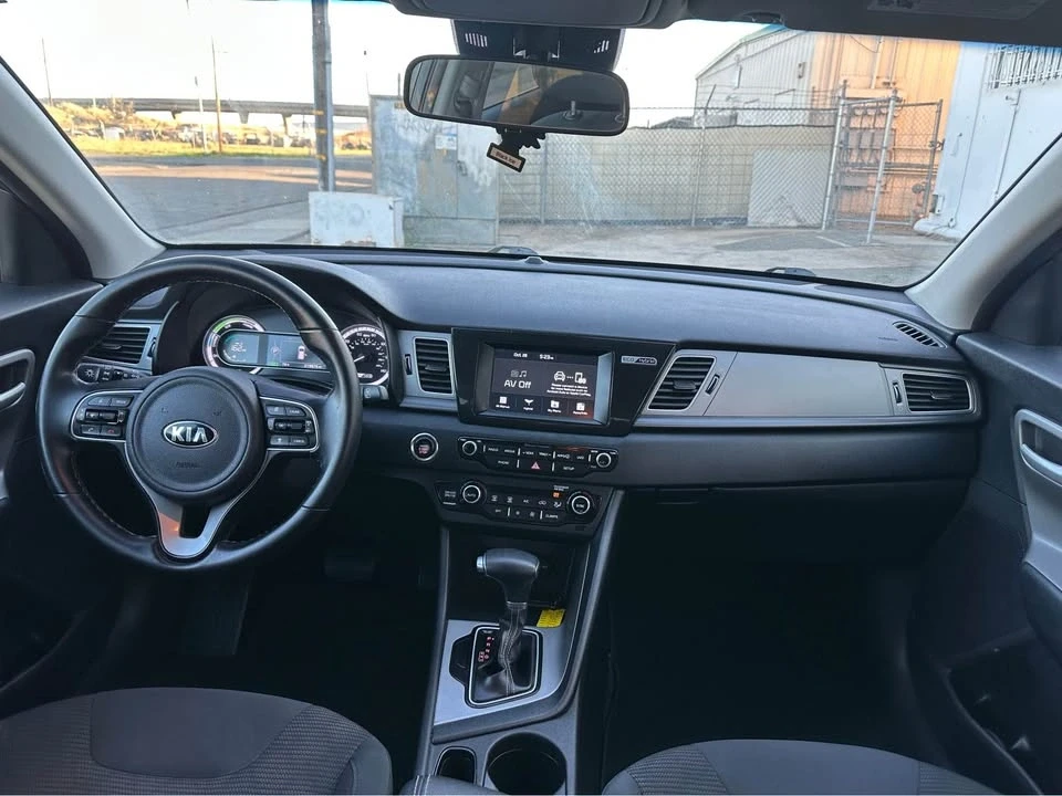 2019 Kia Niro - Image 10 of 12