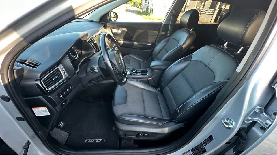 2019 Kia Niro - Image 9 of 19