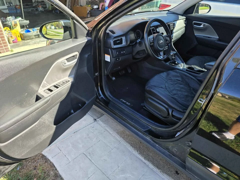 2019 Kia Niro - Image 8 of 18