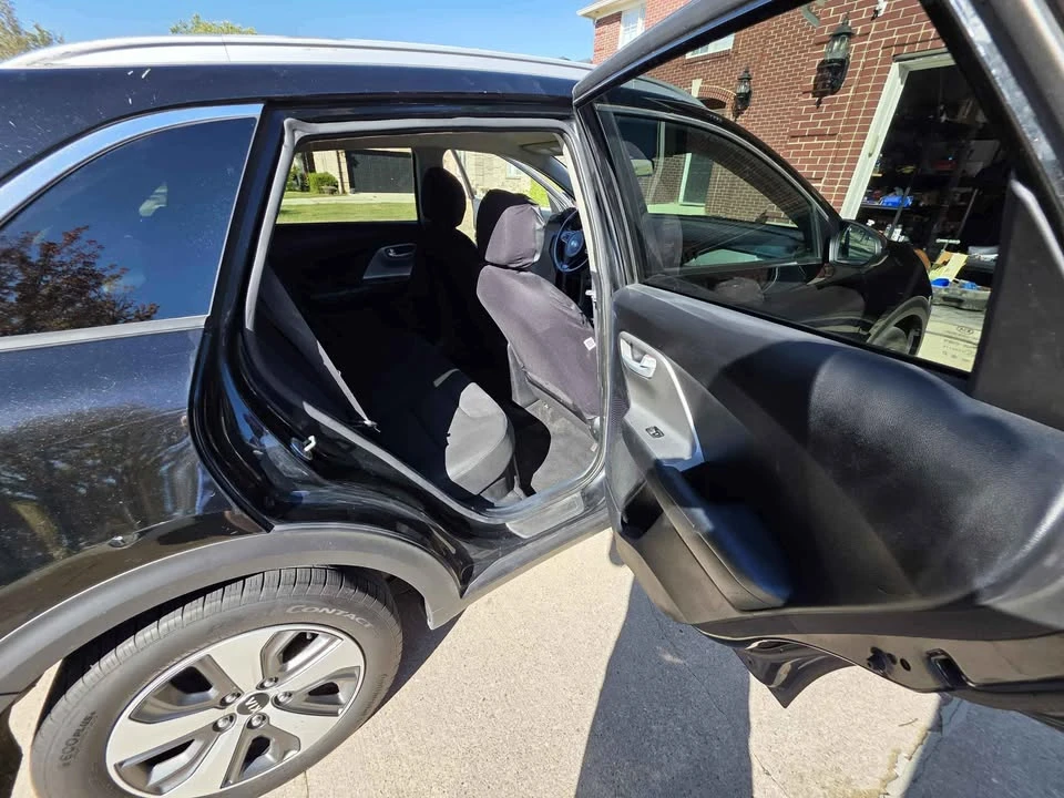 2019 Kia Niro - Image 9 of 18