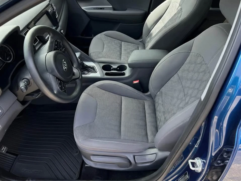 2019 Kia Niro - Image 10 of 15