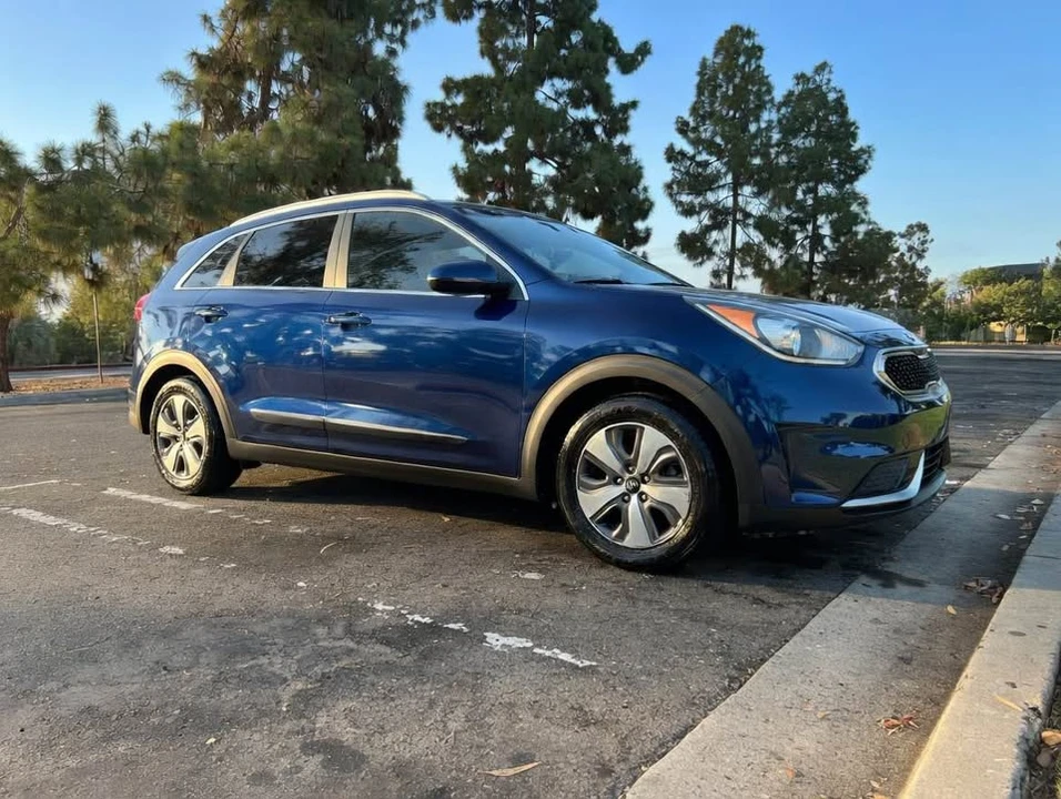 2019 Kia Niro - Image 2 of 15