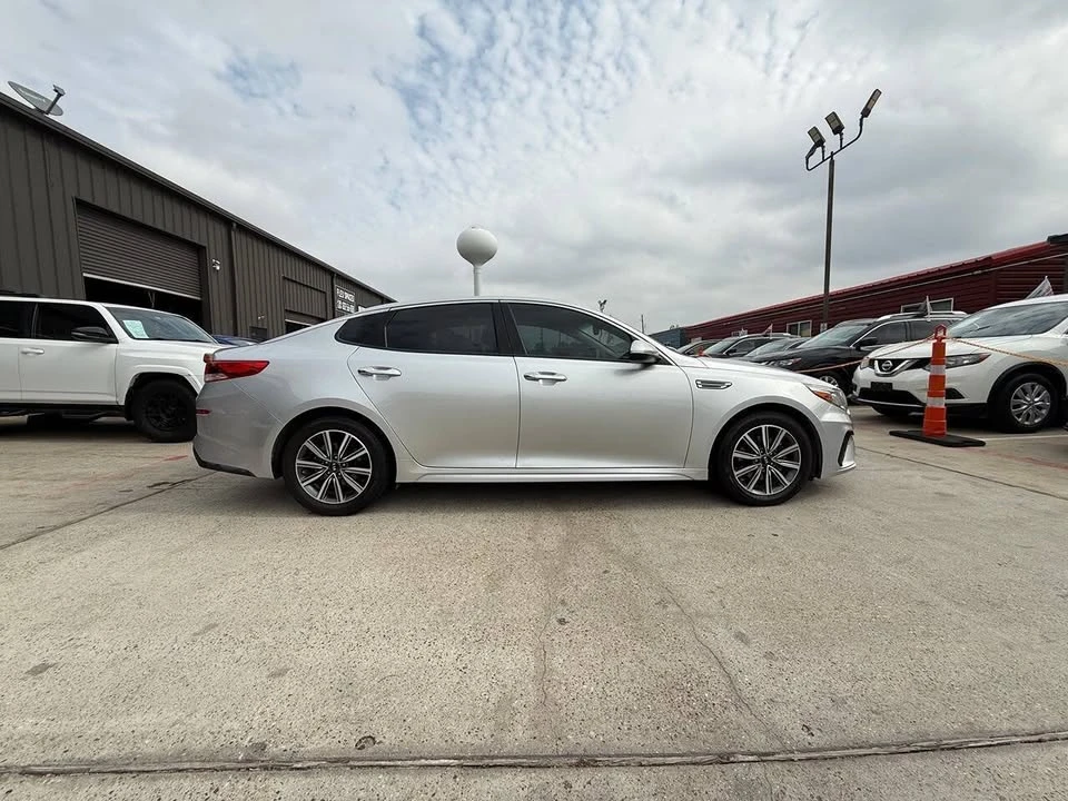 2019 Kia Optima/K5 - Image 2 of 20
