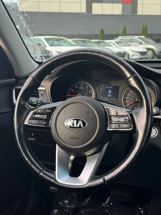 2019 Kia Optima/K5 - Image 10 of 13