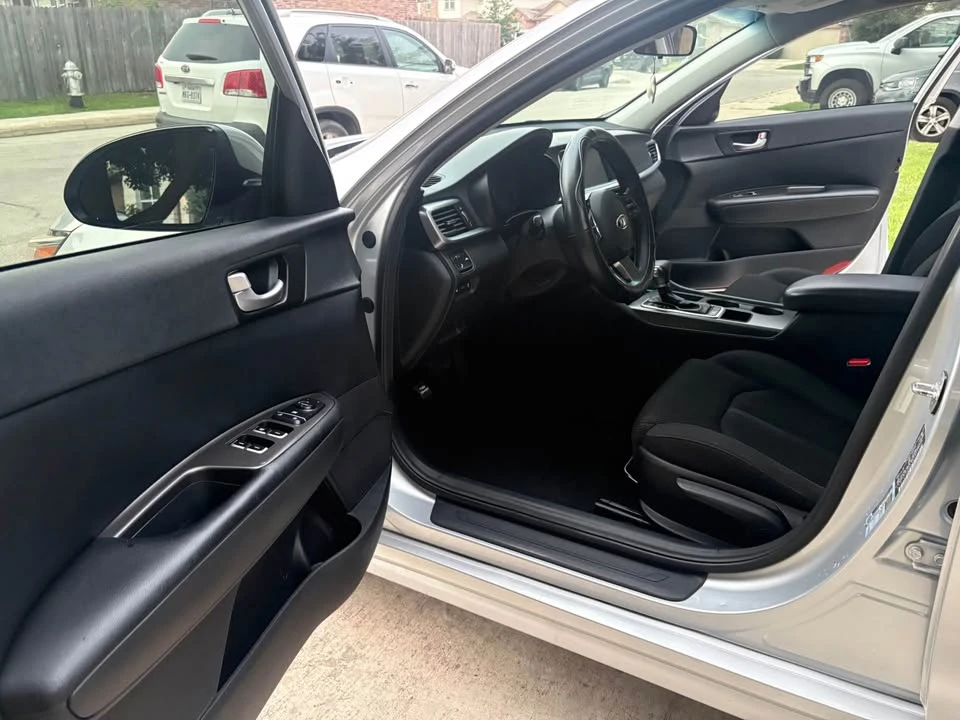 2019 Kia Optima/K5 - Image 9 of 18