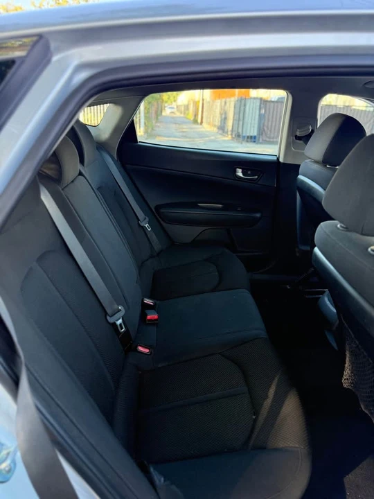2019 Kia Optima/K5 - Image 10 of 13