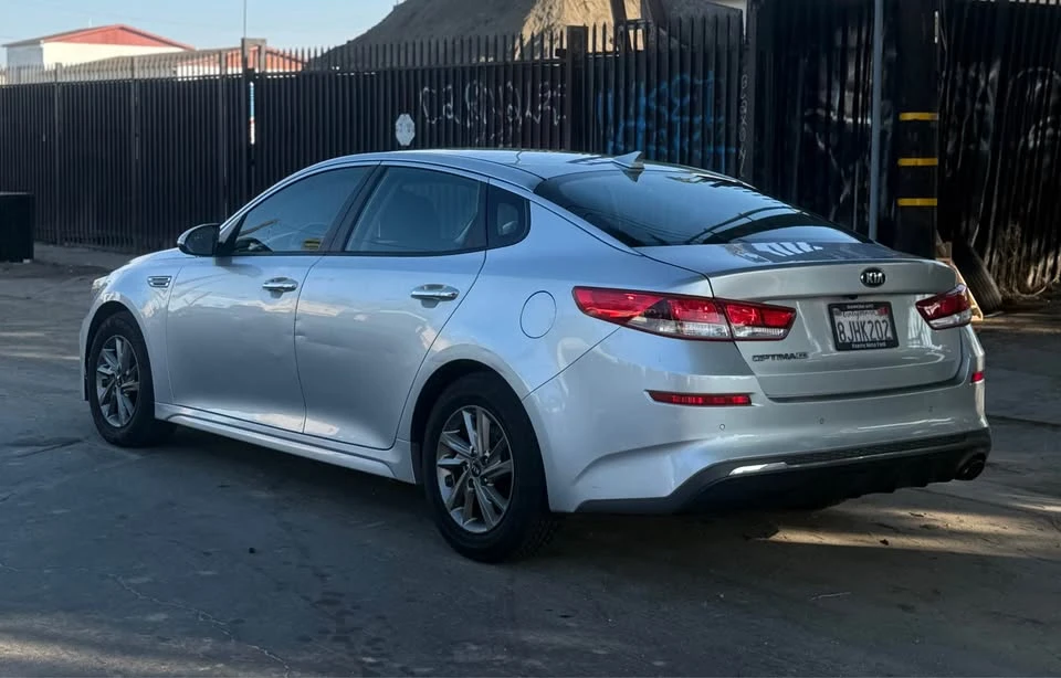 2019 Kia Optima/K5 - Image 2 of 13