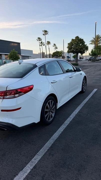 2019 Kia Optima/K5 - Image 3 of 18