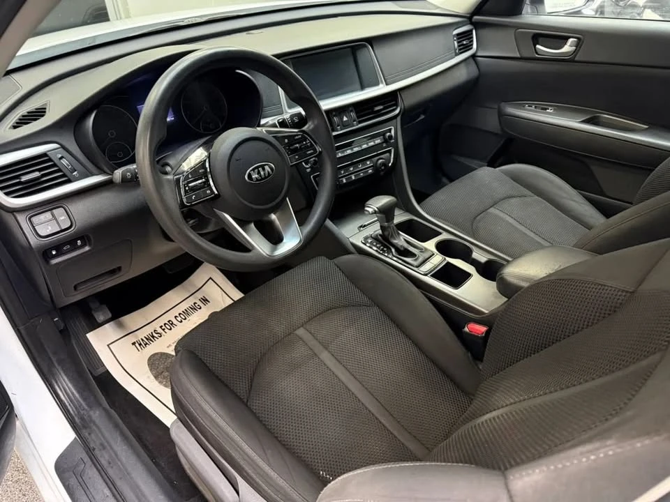 2019 Kia Optima/K5 - Image 13 of 17