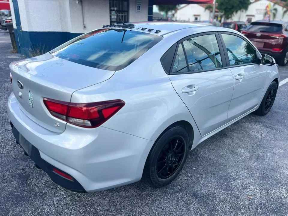 2019 Kia Rio - Image 4 of 12