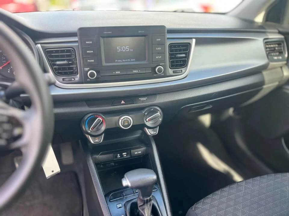 2019 Kia Rio - Image 8 of 12