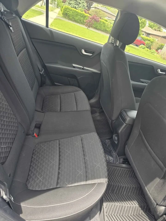 2019 Kia Rio - Image 5 of 7