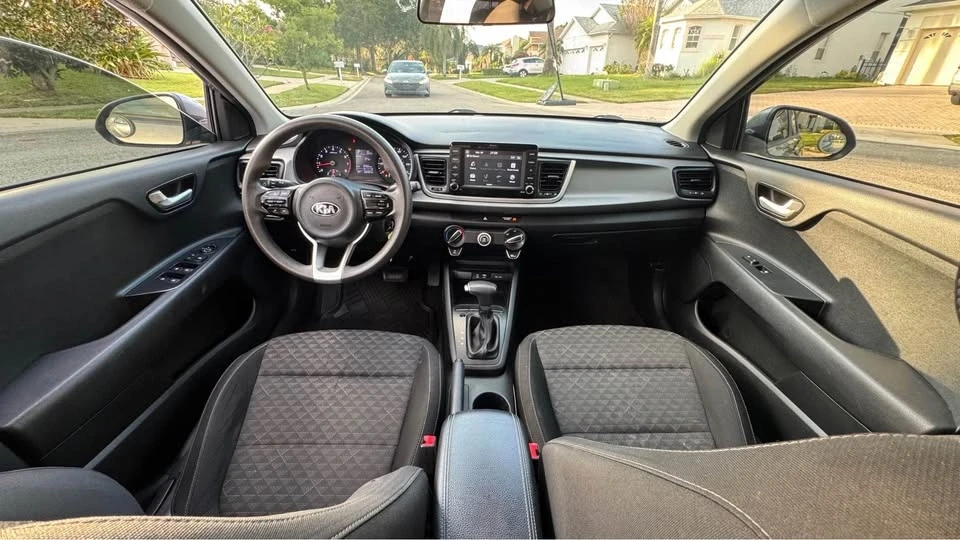 2019 Kia Rio - Image 10 of 11