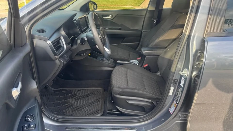 2019 Kia Rio - Image 6 of 11