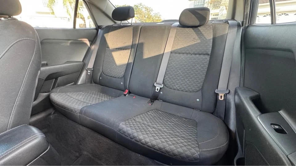 2019 Kia Rio - Image 9 of 11