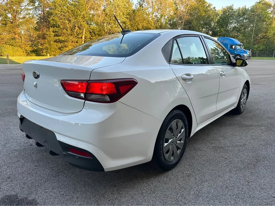 2019 Kia Rio - Image 4 of 19