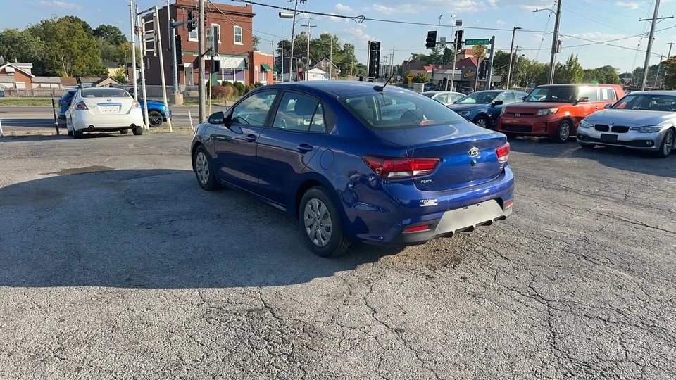 2019 Kia Rio - Image 7 of 17