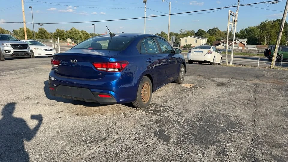 2019 Kia Rio - Image 5 of 17