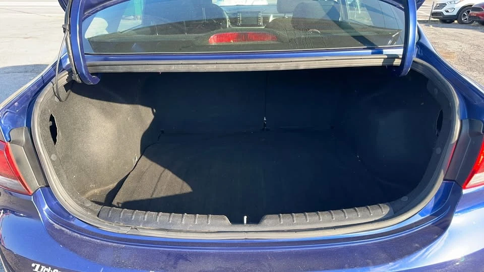 2019 Kia Rio - Image 13 of 17
