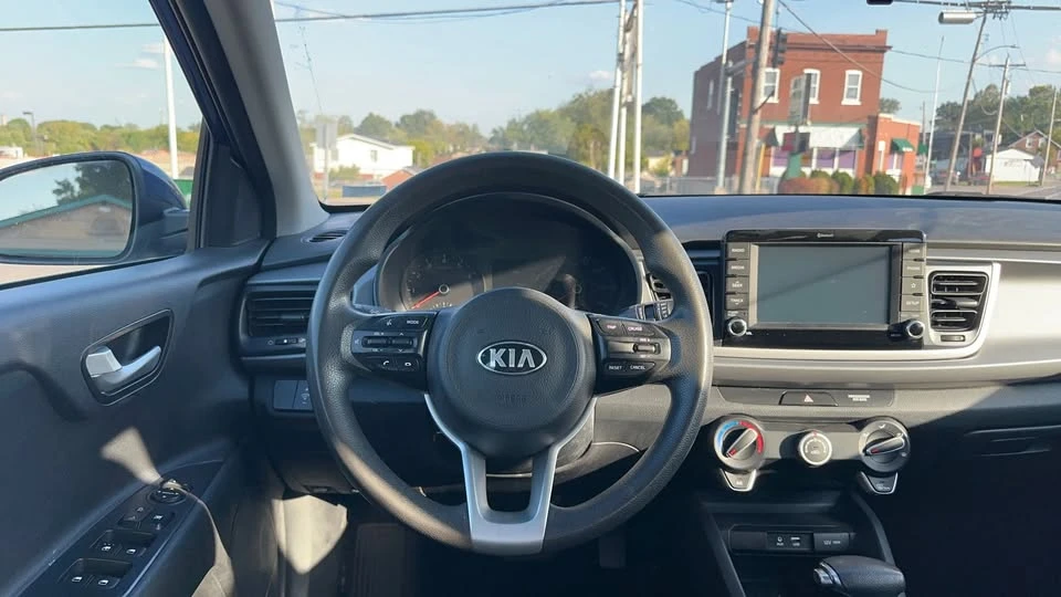 2019 Kia Rio - Image 9 of 17