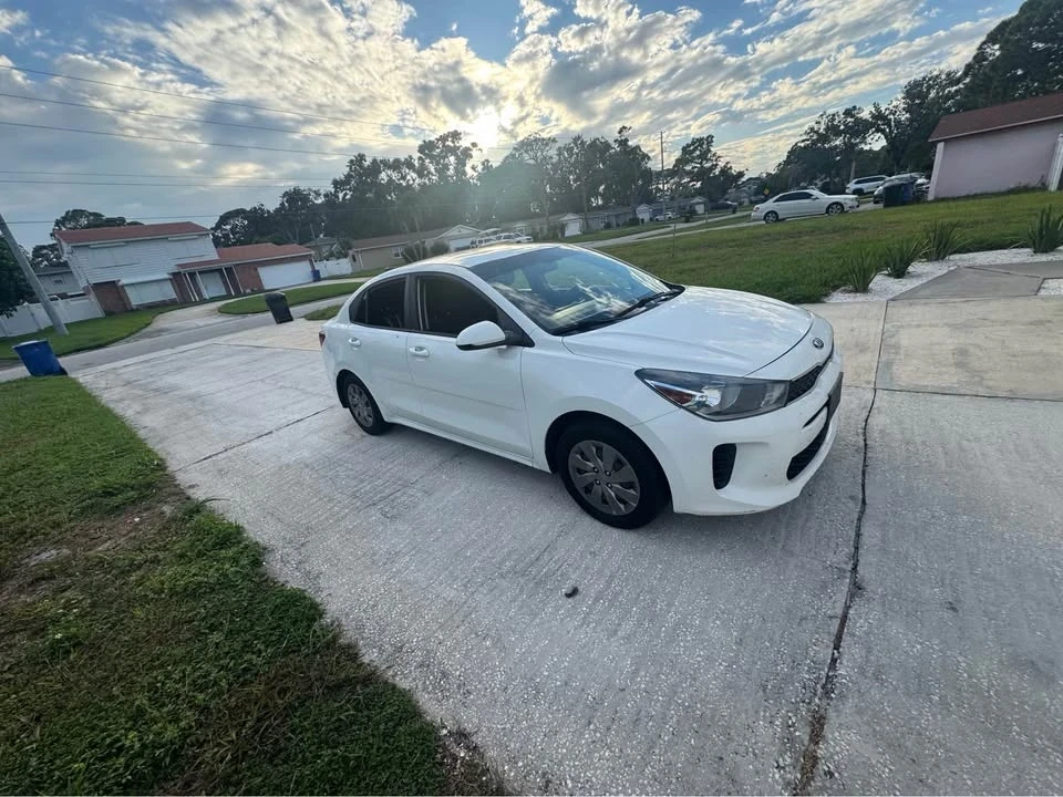 2019 Kia Rio - Image 2 of 13