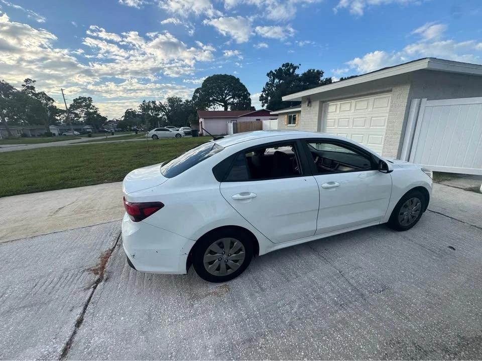 2019 Kia Rio - Image 4 of 13