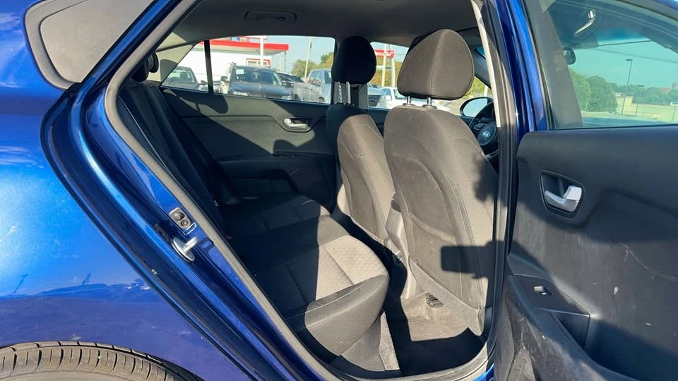 2019 Kia Rio - Image 11 of 17