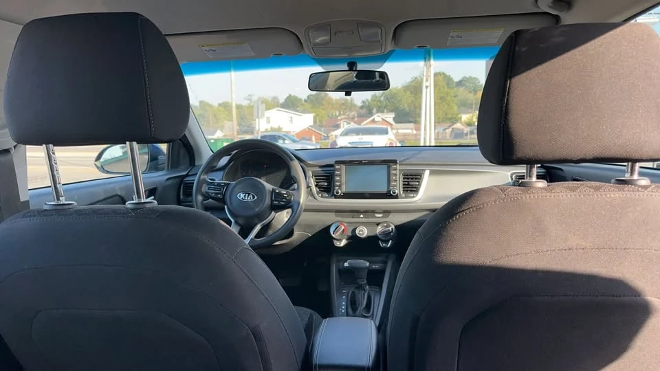 2019 Kia Rio - Image 12 of 17