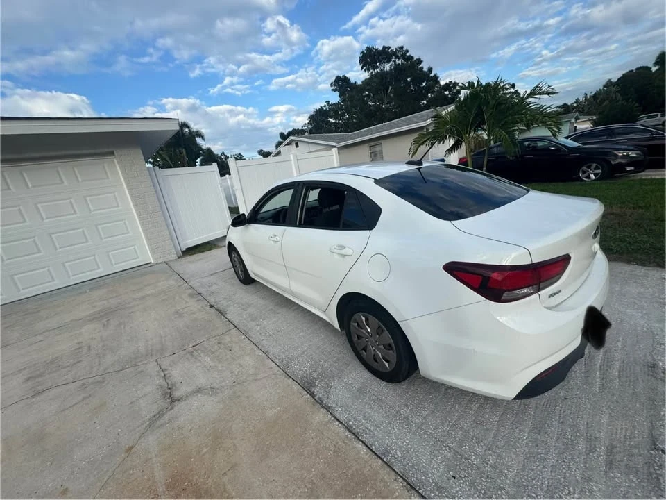 2019 Kia Rio - Image 11 of 13