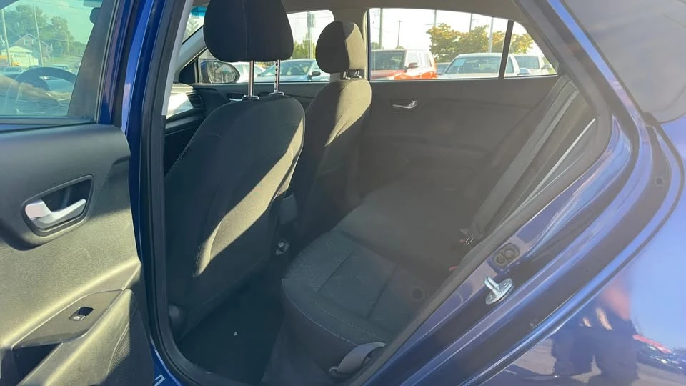 2019 Kia Rio - Image 10 of 17