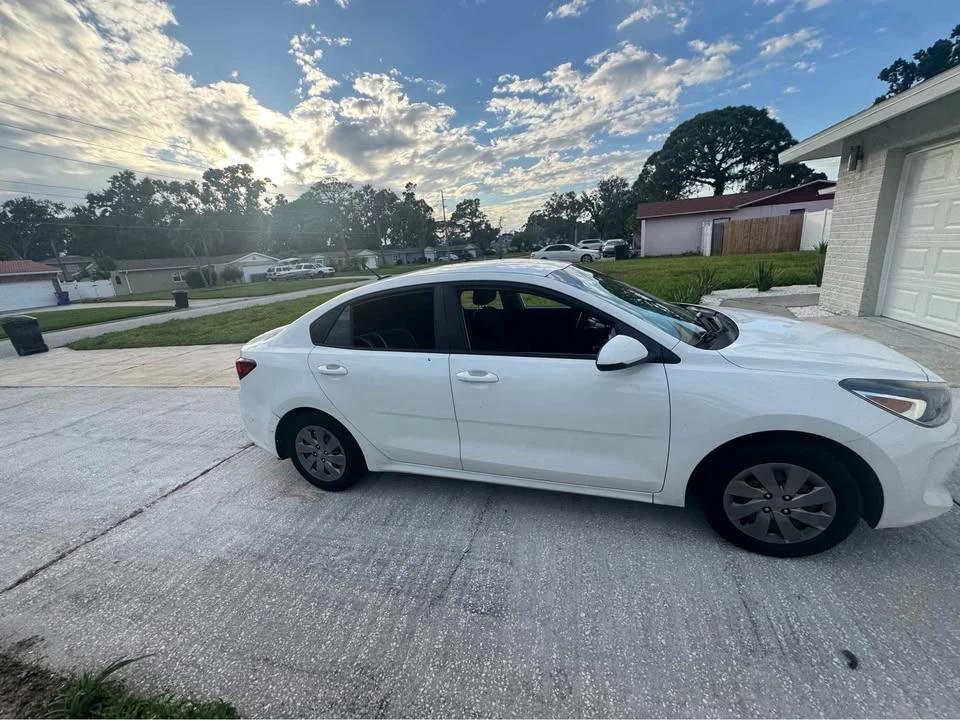 2019 Kia Rio - Image 5 of 13
