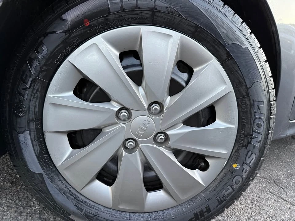 2019 Kia Rio - Image 18 of 19