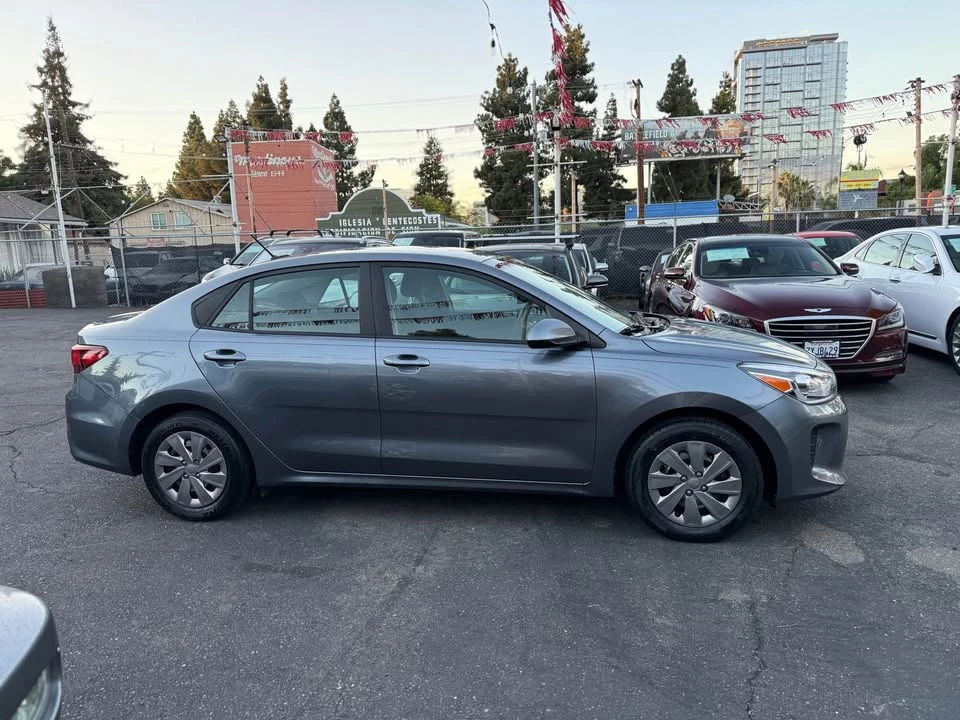 2019 Kia Rio - Image 7 of 19