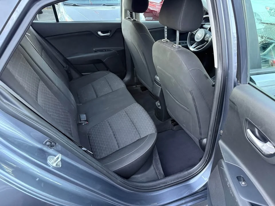 2019 Kia Rio - Image 13 of 19