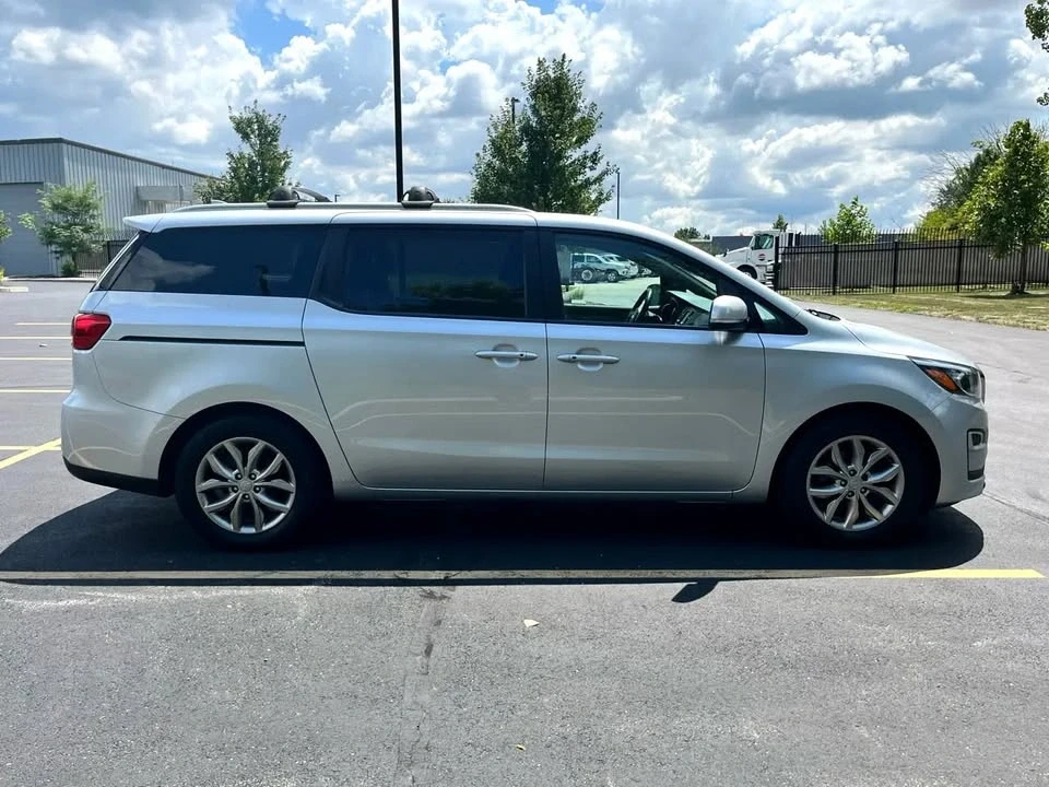 2019 Kia Carnival - Image 3 of 20