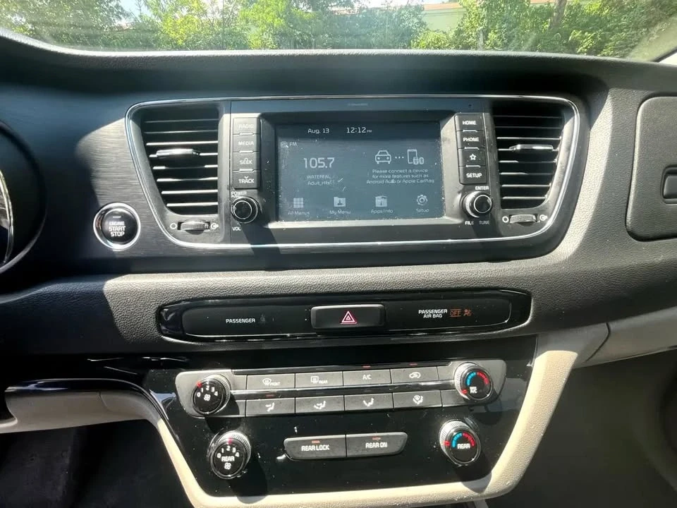 2019 Kia Carnival - Image 16 of 20